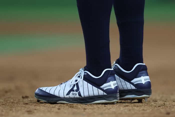 Aaron Judge's white and navy cleats.